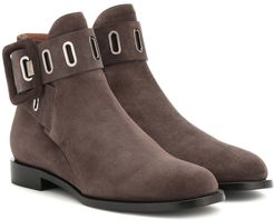 Ele suede ankle boots