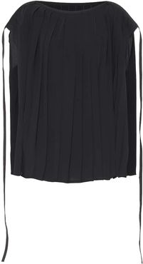 Pleated cape top
