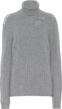 Turtleneck wool sweater