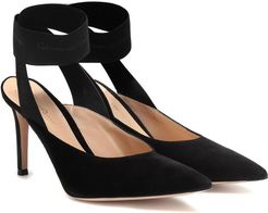 Delila suede pumps