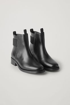 LEATHER CHELSEA BOOTS