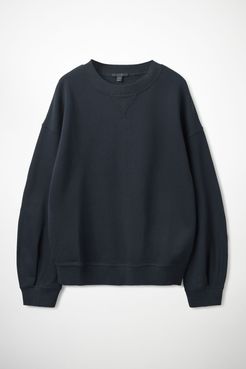 BOXY SWEATSHIRT