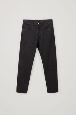 TAPERED LEG JEANS