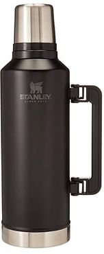 2.5 qt Insulated Classic Legendary Bottle (Matte Black) Glassware Cookware