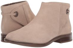 Camzin Bow (Sand Suede) Women's  Boots