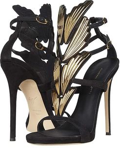 E000125 (Black/Gold) Women's Shoes
