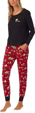 Long Sleeve Crew Neck Joggers Pajama Set (Peanuts Winter Fun) Women's Pajama Sets