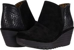 YAMY266FLY Wide (Black Oil Suede/Croco Print) Women's Shoes