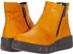 Lass (Ochre Vintage Oil) Women's Shoes