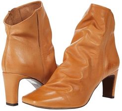 Cybill Heel Boot (Taupe) Women's Shoes