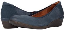 Devyn Pump (Stone Blue Nubuck) Women's Shoes