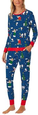 Long Sleeve Crew Neck Joggers Pajama Set (Snoopy's Season of Giving) Women's Pajama Sets