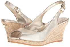 Gigi Wedge (Gold Metallic) Women's Wedge Shoes