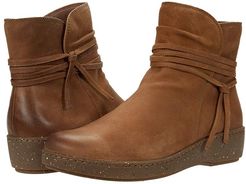 Evelyn (Biscotti Burnished Suede) Women's Shoes