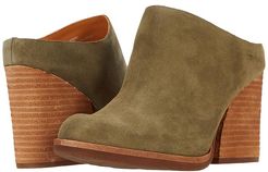 Challis (Green (Herb) Suede) Women's Clog Shoes