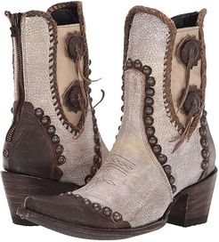 Stockyards (Crackled White) Cowboy Boots