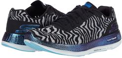 Go Run Razor 3 Cloak (Black/Blue) Women's Shoes