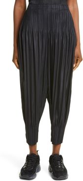 Fluffy Pleated Crop Pants