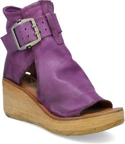 Naya Wedge Sandal