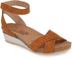 Wand Wedge Sandal