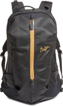 Arro 22 Nylon Backpack - Black