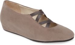 Amalfi by Rangoni Violante Cashmere Suede Skimmer Flat at Nordstrom Rack