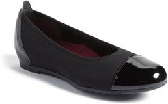 Henlee Cap Toe Flat