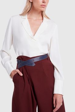Fitted Notch Collar Blouse in White, X-Small