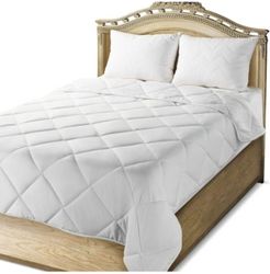Super Soft Quilted Comforter - Queen Bedding
