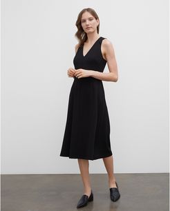 Black V-Neck Sleeveless Dress in Size 00P