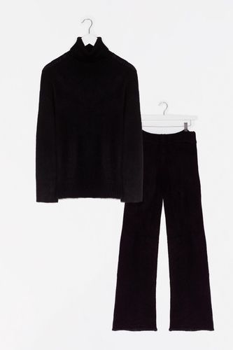 Turtleneck-xt Up Sweater and Wide-Leg Pants - Black