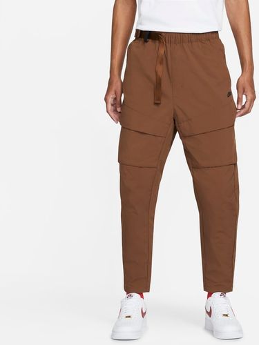 Pantaloni cargo in tessuto non foderato Nike Sportswear Tech Pack - Uomo - Marrone