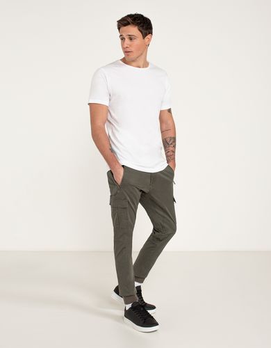 Pantaloni cargo con elastico alle caviglie