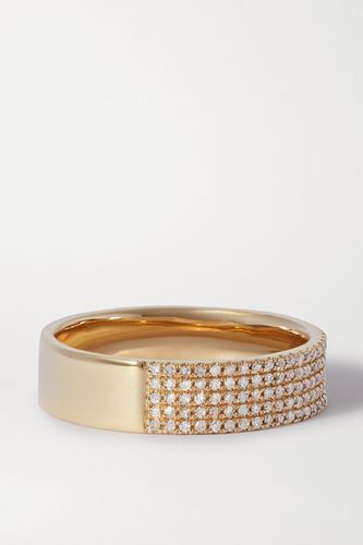 Glamorous 10-karat Gold Diamond Ring