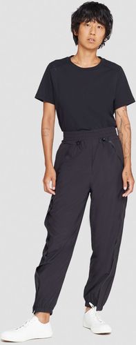The Track-Less Pant