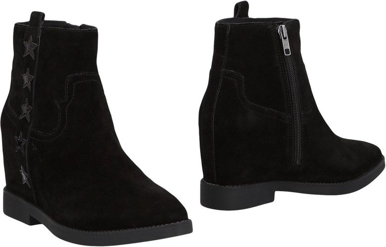 Ankle boots