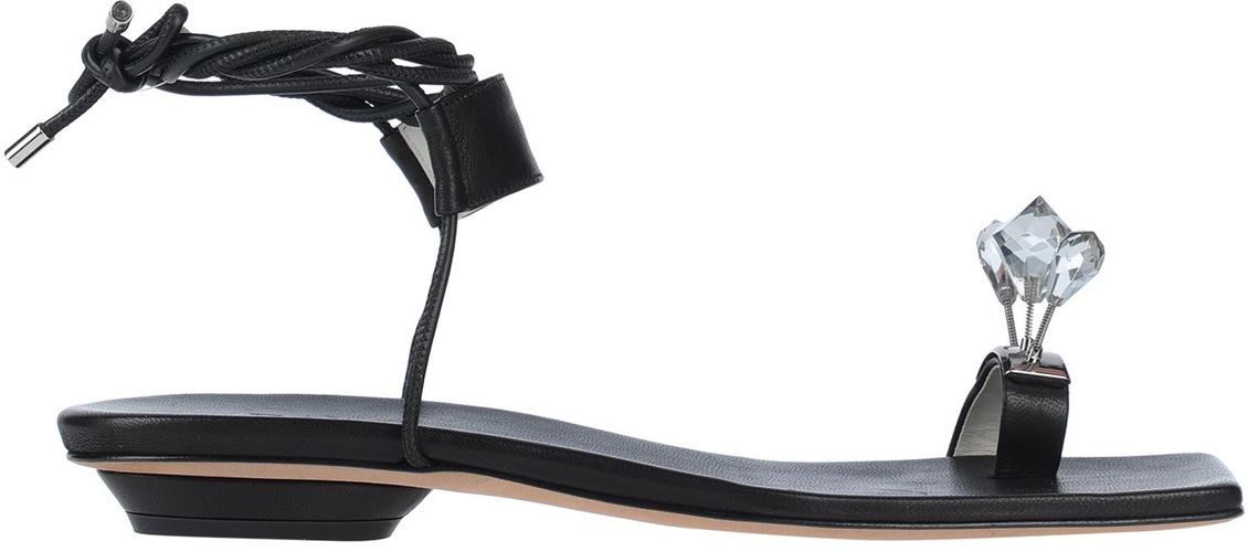 Toe strap sandals