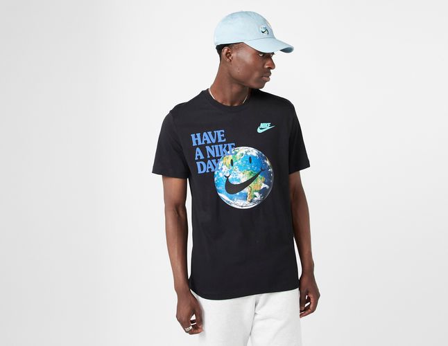 Day Globe T-Shirt