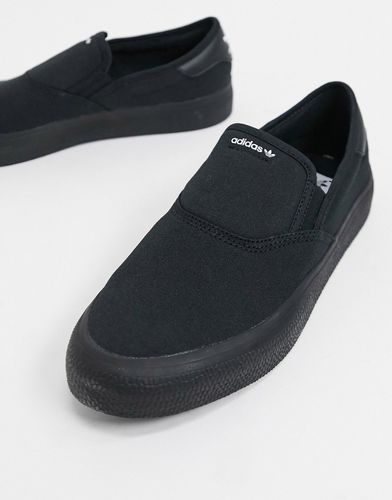 3mc slip on sneakers in triple black leather