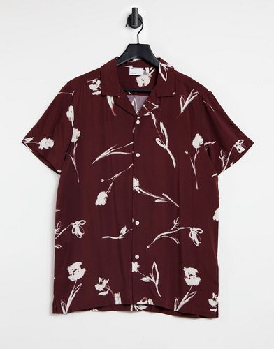 regular camp collar viscose shirt in burgundy and white scribble floral-Red