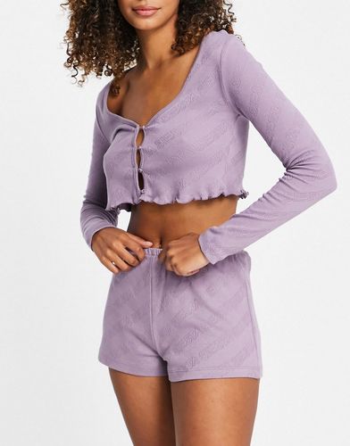 Siesta - Pigiama con top a maniche lunghe traforato con bottoni e pantaloncini, colore lilla-Viola