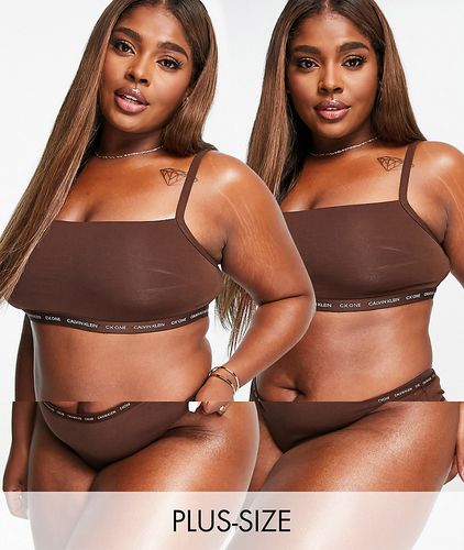 Plus Size - CK One - Confezione da 2 brassière sfoderate color terra d'ombra con logo-Marrone