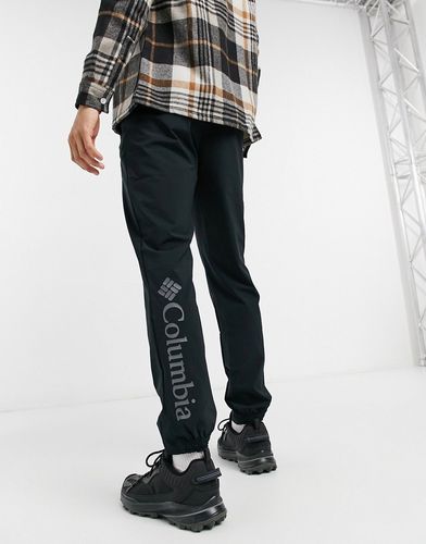 Lodge Woven sweatpants in black