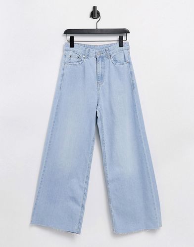 Aiko - Jeans corti a vita alta lavaggio acido con fondo grezzo-Blu