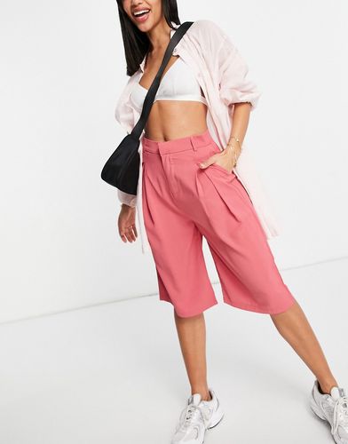 Pantaloncini taglio lungo sartoriali rosa scuro in coordinato