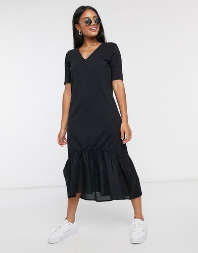 midi dress with v neck in black