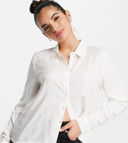 shirt in white