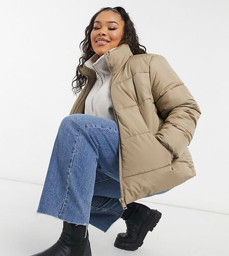 New Look Curve hooded puffer coat in camel-Cream