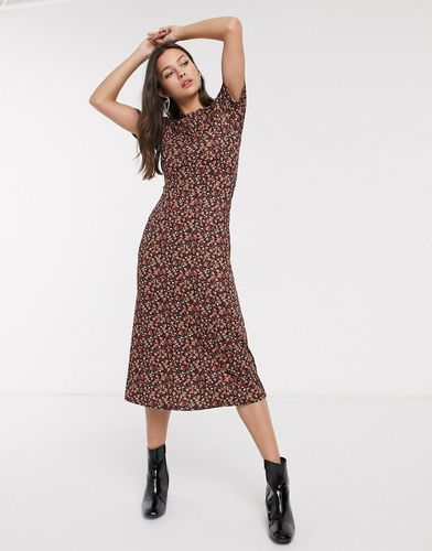 ruched sleeve midi dress in ditsy floral-Brown