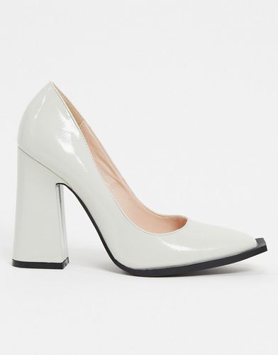 Daleyza block heeled shoe with statement toe in bone-White